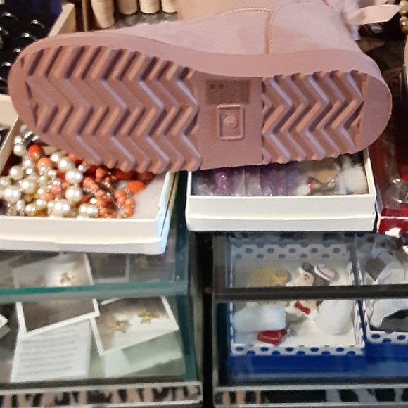 CHARLIE PAIGE PINK BOOTS CUTE COMFY - Picture 3 of 3